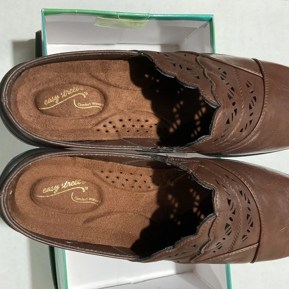 Easy Street Forever Tan Comfort Stretch Clogs Women’s 12W - Picture 6 of 7